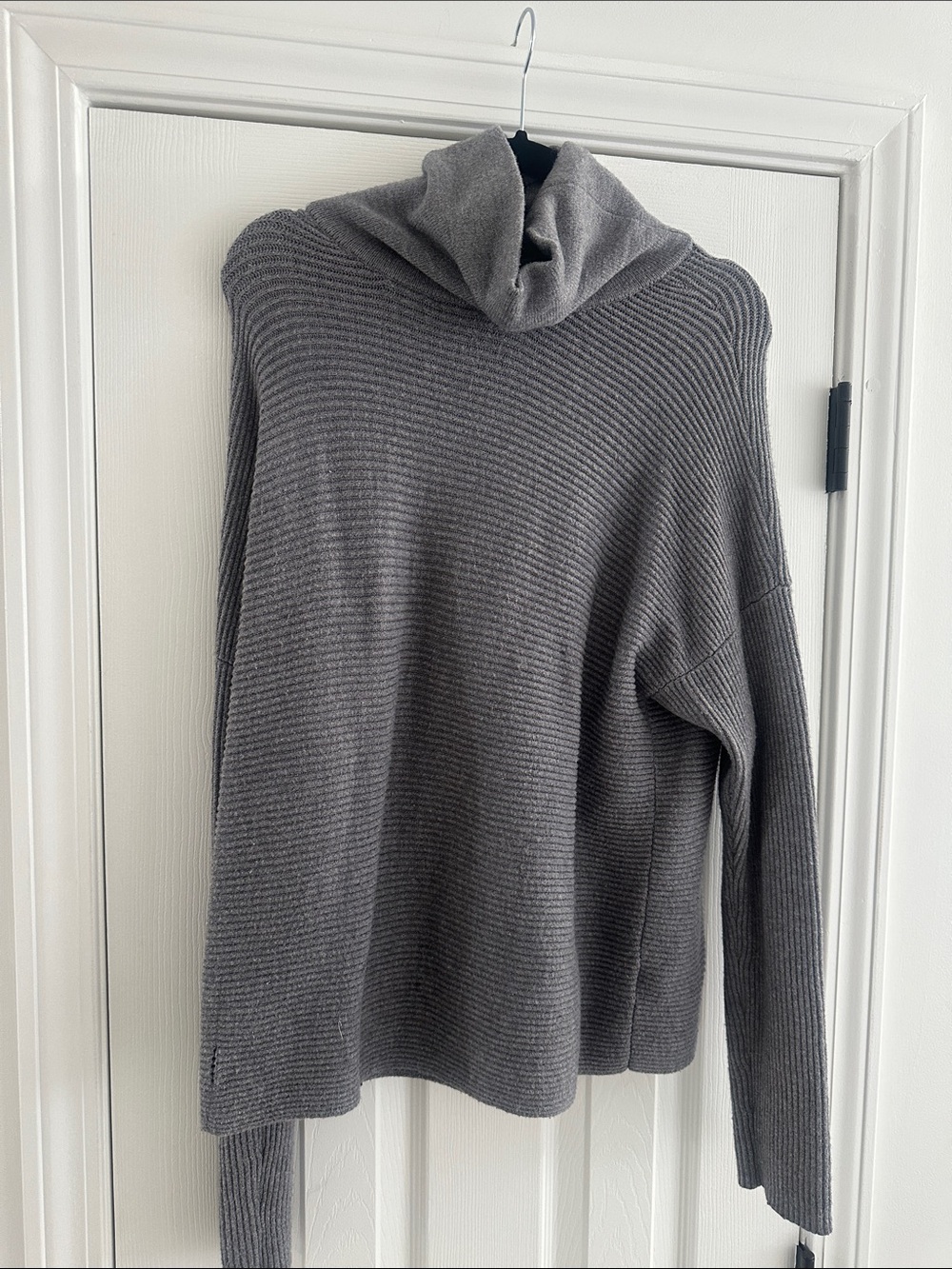 L'AGENCE Gray Ribbed Knit Sweater
